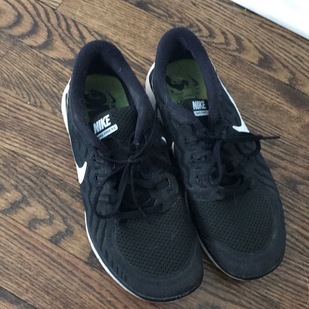 Used nike sneakers